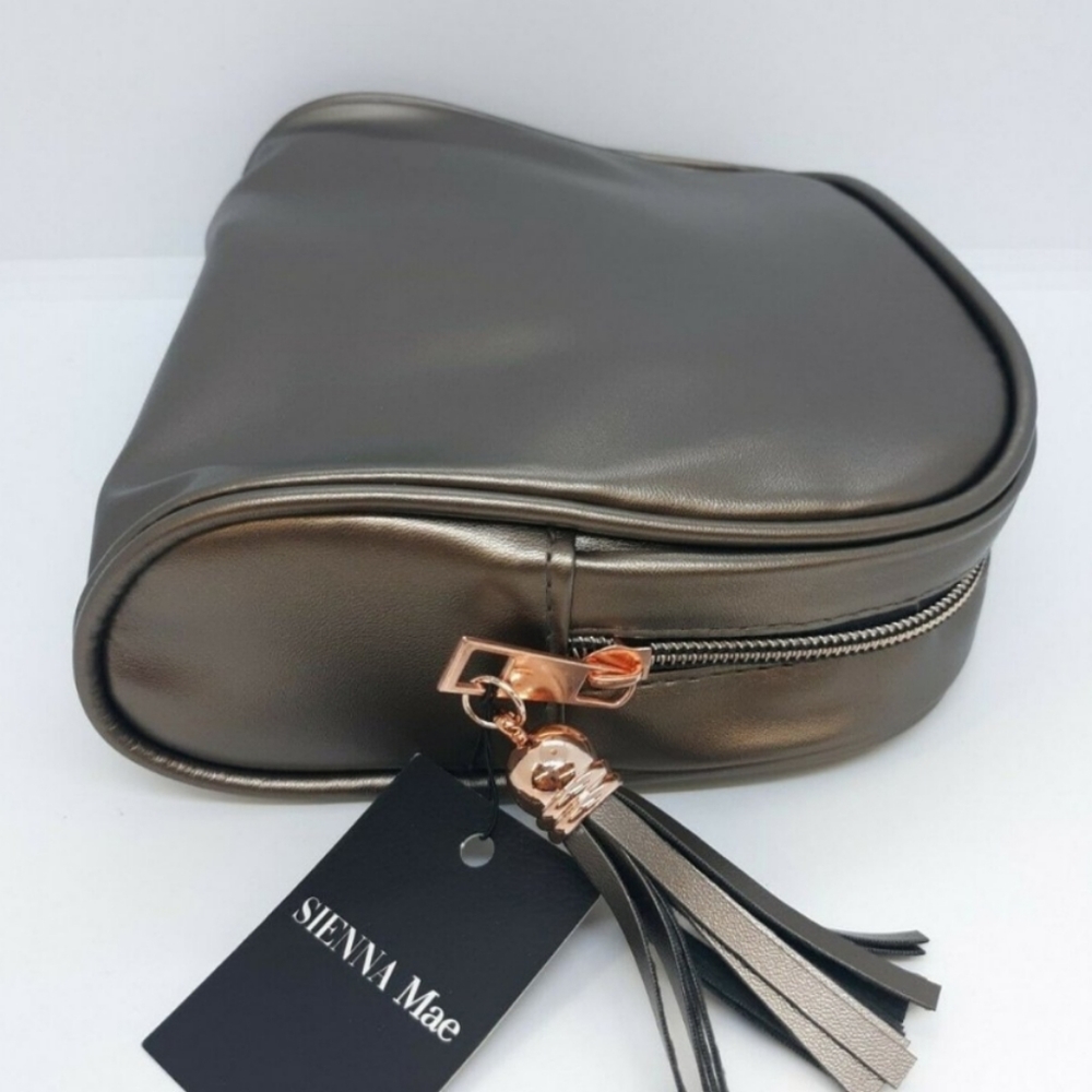 NWT Sienna Mae Nora Zipper Pouch -